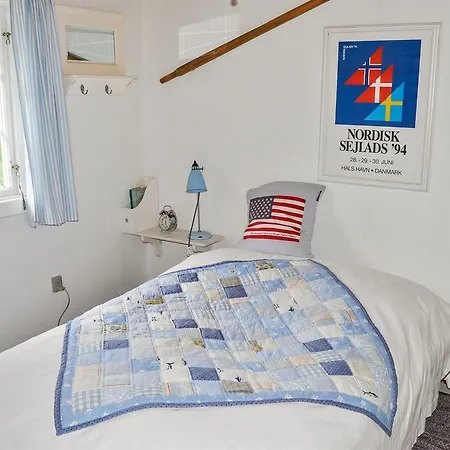 بيت للعطل Two-bedroom Holiday In *